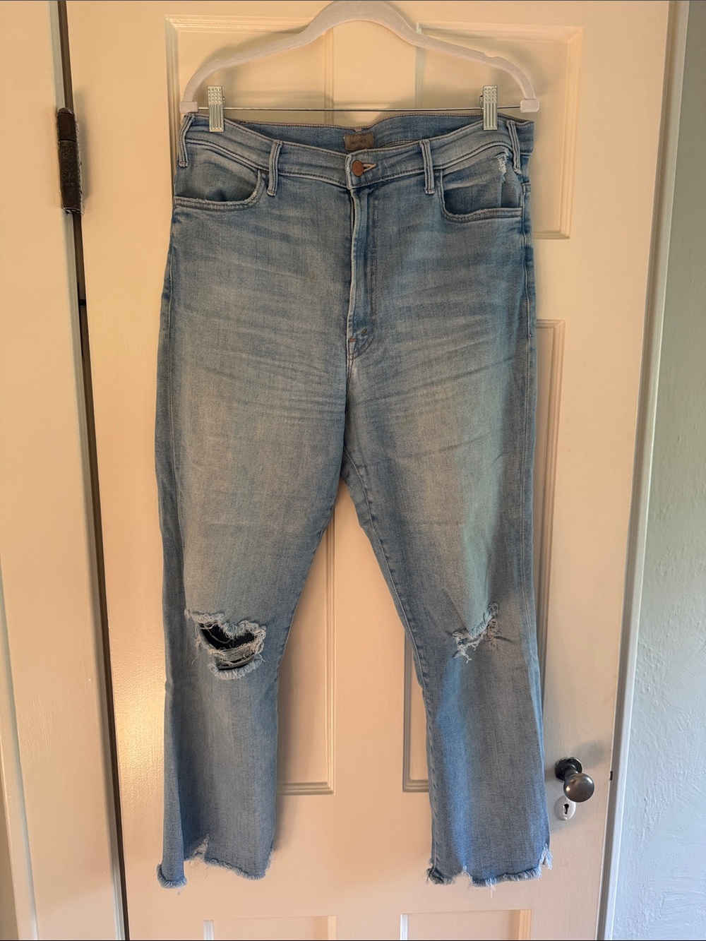 Mother Denim The Hustler Ankle Chew in Petal Plucker Wash